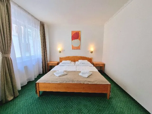 Hotel Claris - Image 1