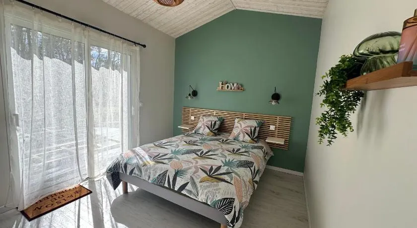 Chambre spacieuse et moderne - Image 1