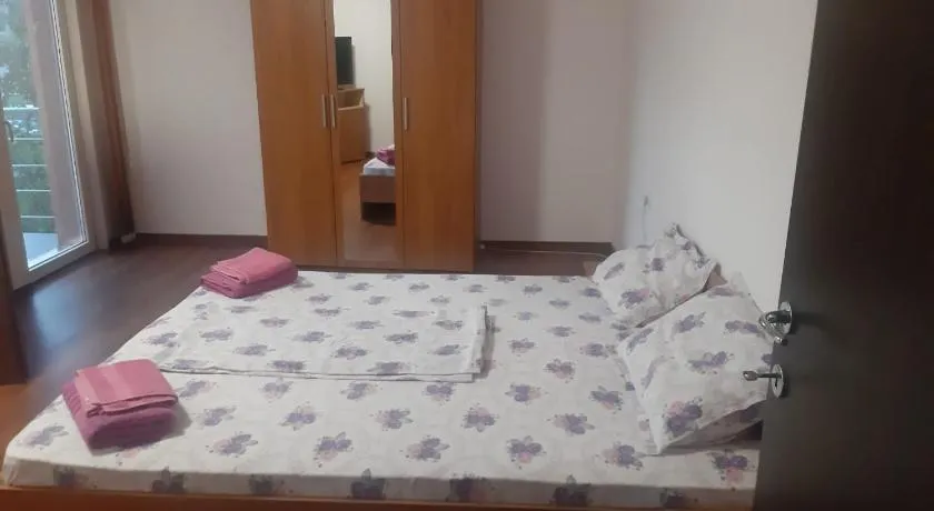 Casa Grig - Image 1