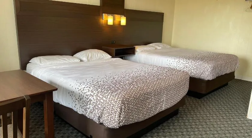 Holiday Motel - Image 1
