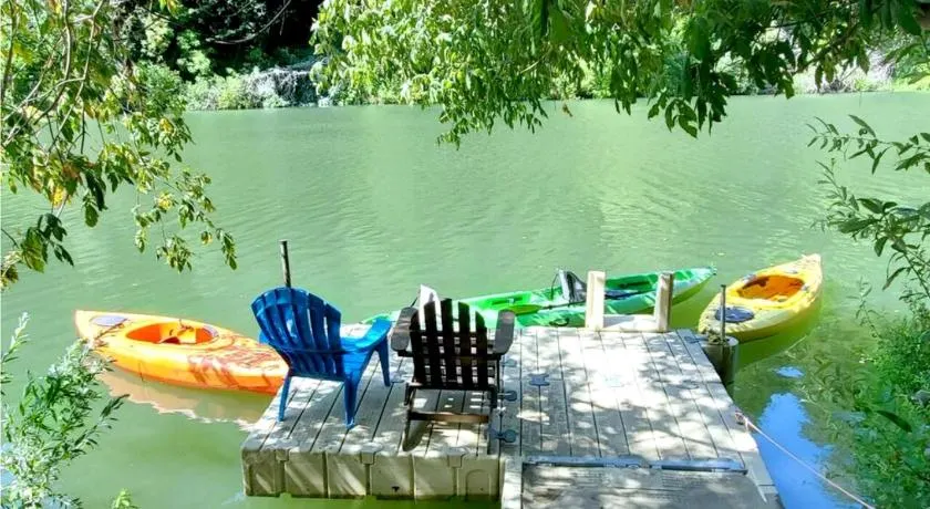 Refleksioner! Hot Tub, On River! 3 soveværelser, 2 bad! 15% rabat igennem maj! - Image 1