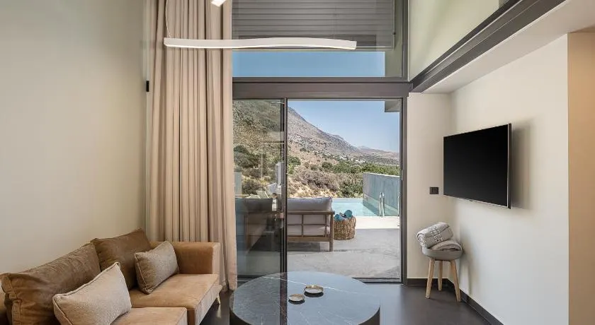 Nature's Den Luxury Suites with Private Pools - Image 1