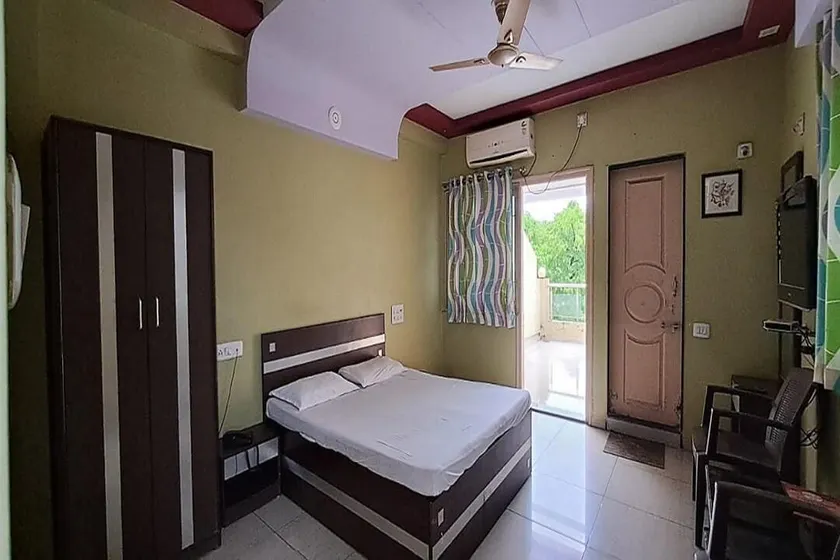 Hotel Relax Inn - Image 1