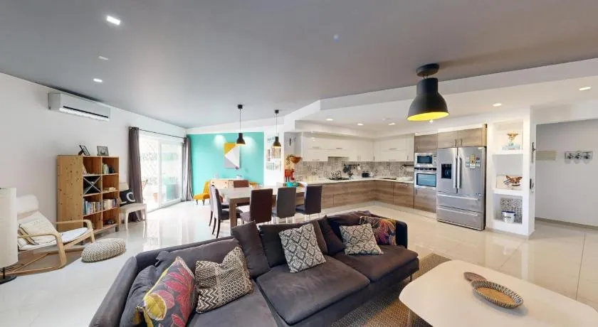 View Point, Cozy Three Bedroom with BBQ - Image 1