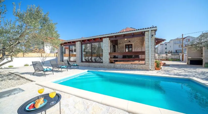 Villa Mia - Image 1