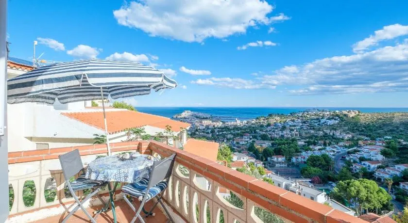 Maison de vacances 'Maison Mer Peniscola' avec vue sur la mer et terrasse. - Image 1
