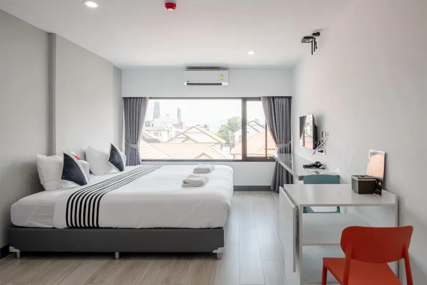 โรงแรมแอเรียเพลส สาทร (AREA Place) - Image 1