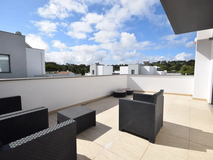 Familienvilla mit Terrasse und Pool - Image 1