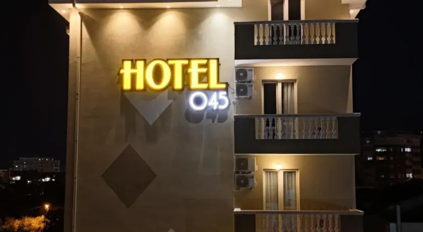 Hotel 045 - Image 1
