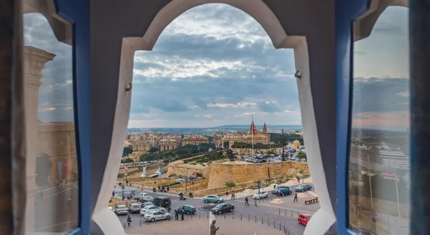 Hotel Castille - Image 1