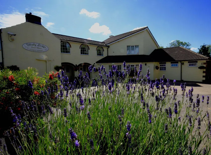 Ulceby Lodge Bed & Breakfast - Image 1