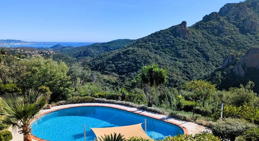 VILLA L'ESTEREL AVEC PISCINE VUE MER -MANDELIEU 06210- 6 Pers - Image 1