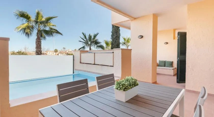 Appartement 'Campo Golf Hacienda' avec piscine partagée, Wi-Fi et climatisation - Image 1