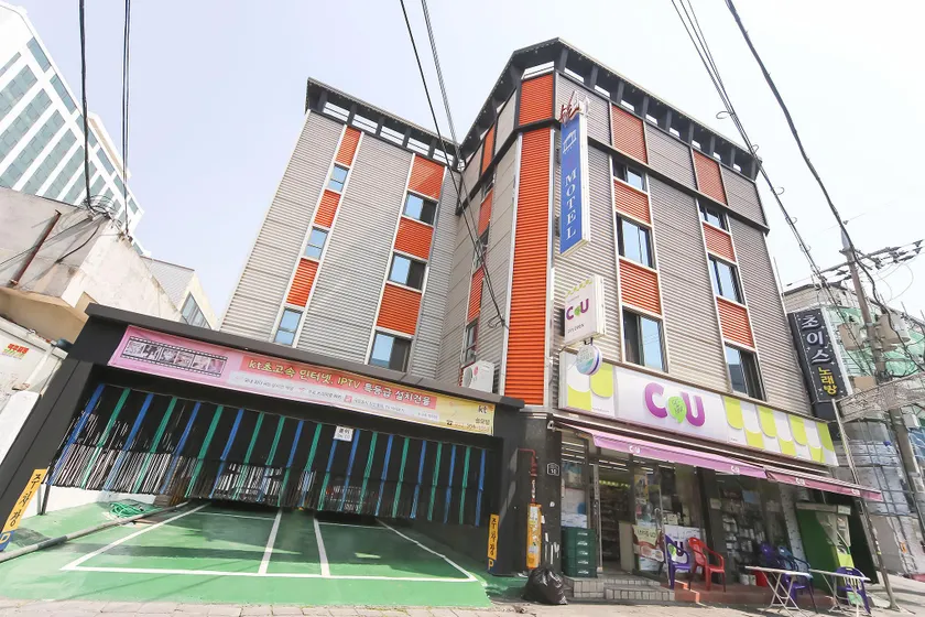 Daegu Gyeongbuk University Shwil - Image 1