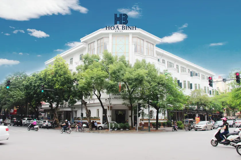 Hoa Binh Hotel - Image 1