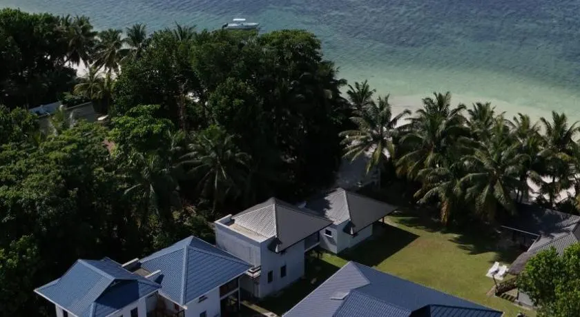 Reve Island Lodge - Image 1