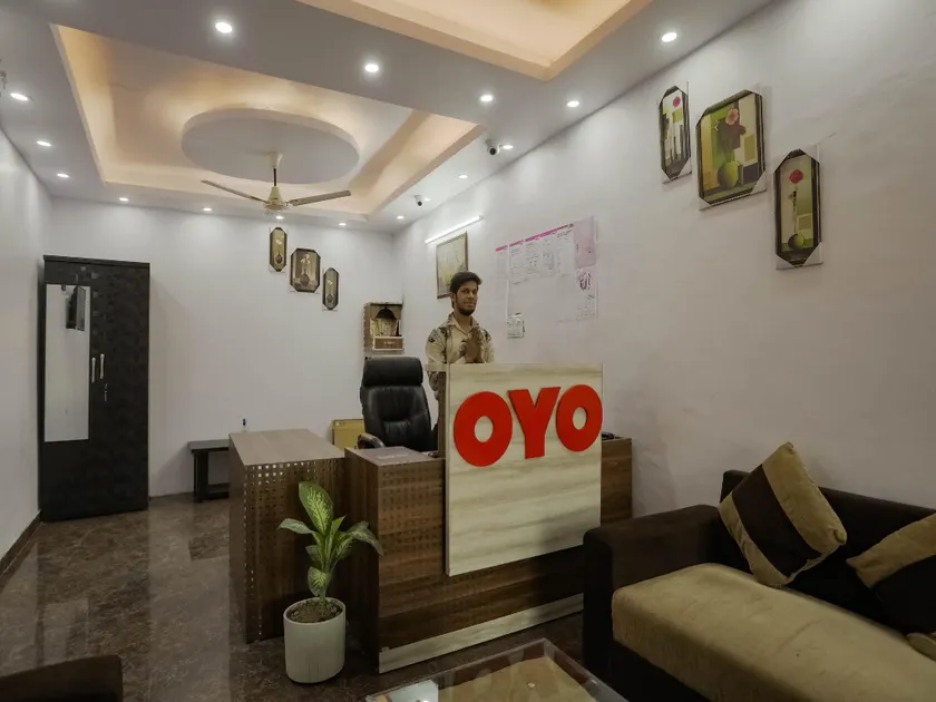 Hotel O Red Velvet Rooms & Banquet - Image 1