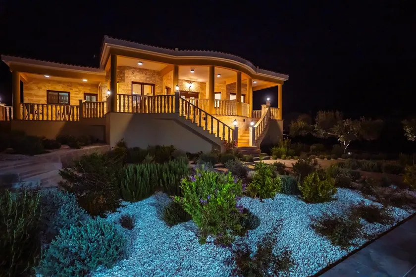 Andrea Villa 5 bedroom with swimming pool - Image 1
