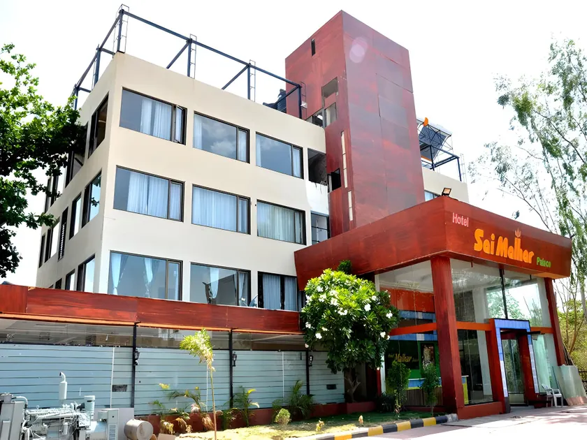 Hotel Malhar Palace - Image 1