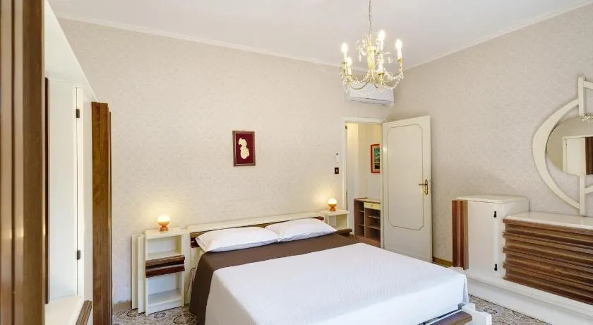 Seaside House - Image 1