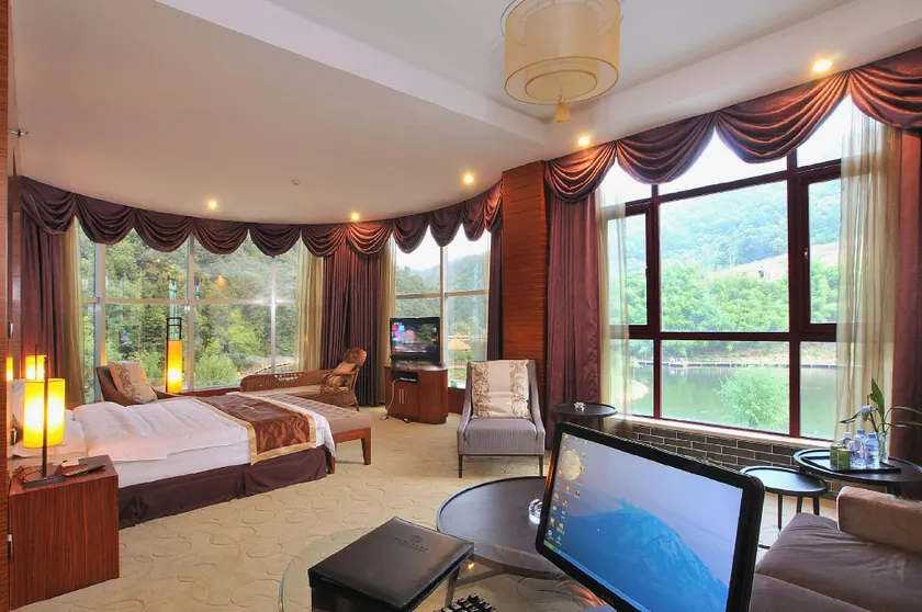 Chongdugou Water View Hotel - Image 1