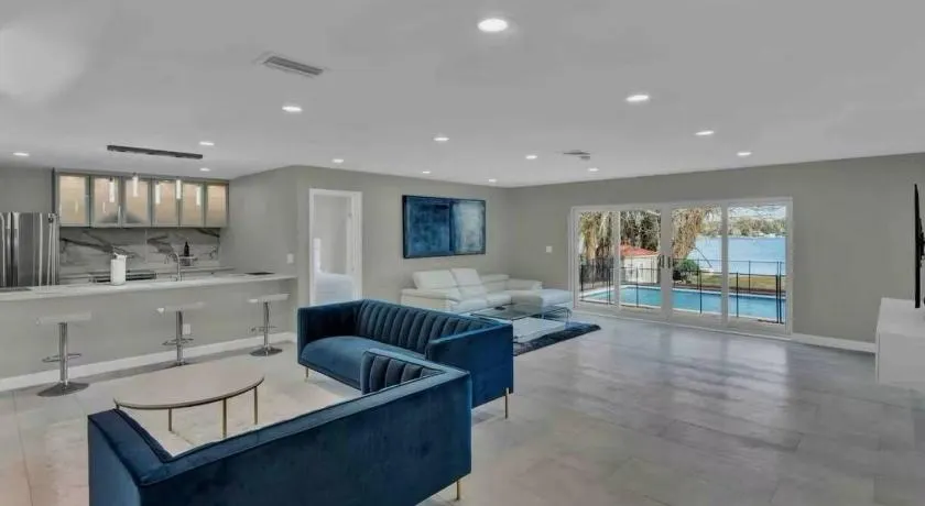 Casa 5Q c/ Piscina e Vista Lago — 3min Universal - Image 1