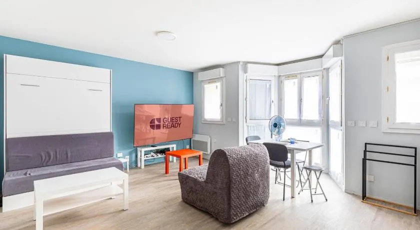 GuestReady - Cosy and sunny studio in Antony - Image 1
