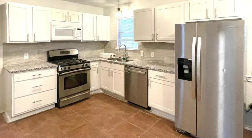 Private room near downtown Dallas - Image 1