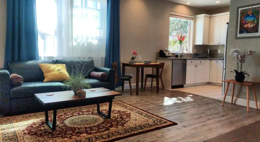 The Flat at the Cork Oak - Image 1