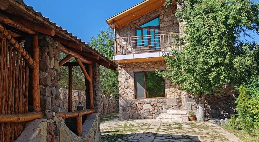 Paradise Guest House - Image 1