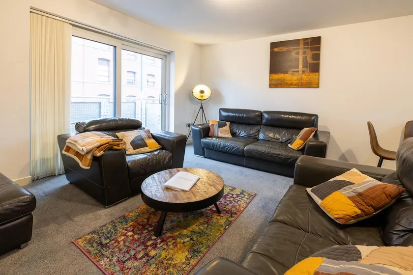VSBS Waterfront Walk Apt 3 Bed Sleeps 6 Parking - Image 1