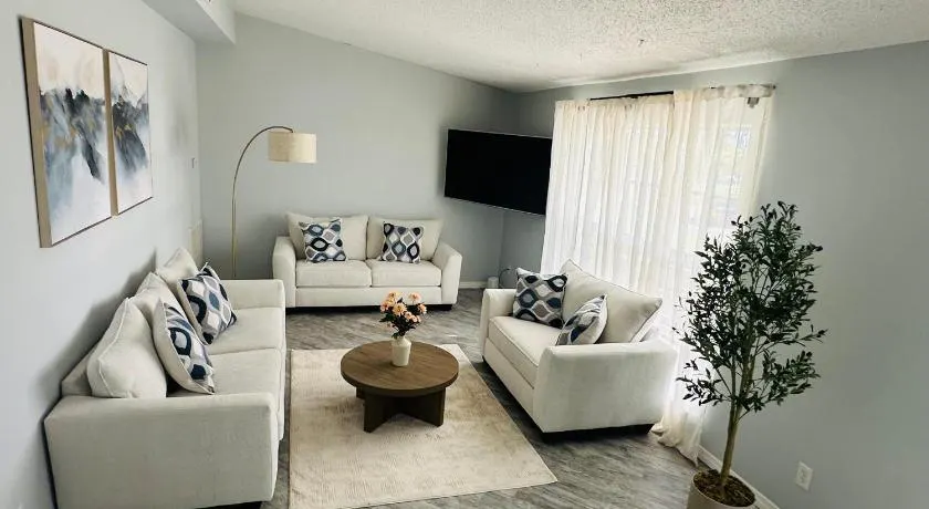 Quiet Area & Close to the Beach - Image 1