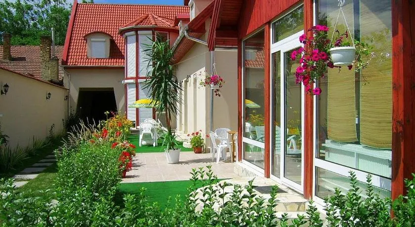 Agria Wellness Guesthouse - Image 1