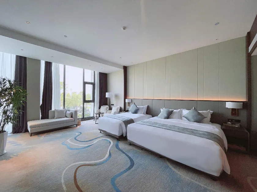 Jianguo Hotel Jining - Image 1