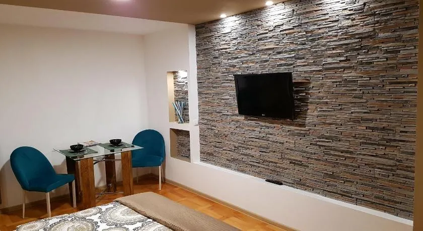 Woodstone apartment - Image 1