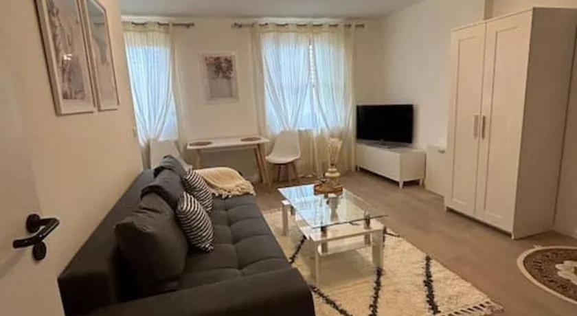 Schloss Appartement - Image 1