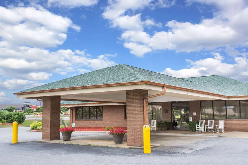 Quality Inn near Speedway - Image 1