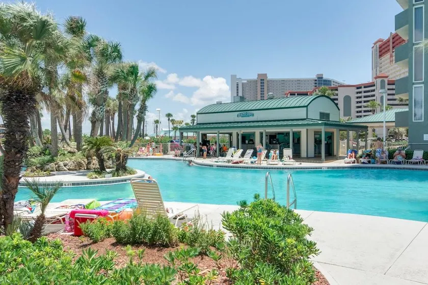 Long Beach by Book That Condo - Image 1
