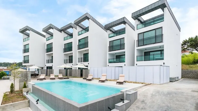Badam pool villa - Image 1