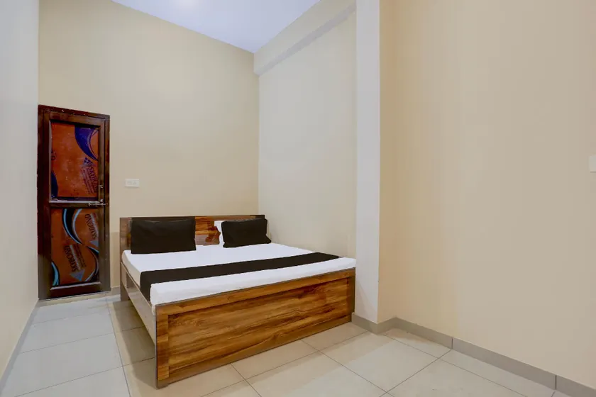 SPOT ON HOTEL GRAND - Image 1