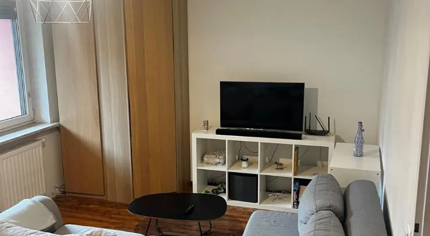 Cozy studio with Balcony & Parking - Image 1