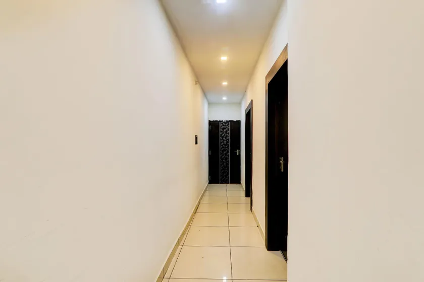 Hotel O Sr Grand - Image 1
