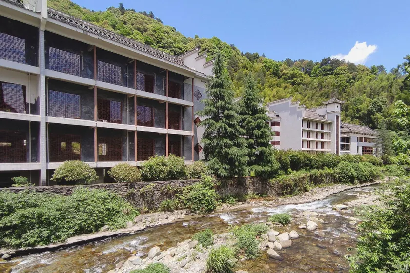 Fanjingshan Wuyuan Residence - Image 1