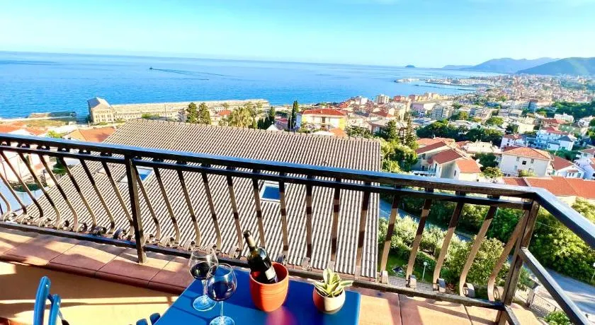 Attico Pietra Ligure 2 Free Parkings & Bike - Image 1