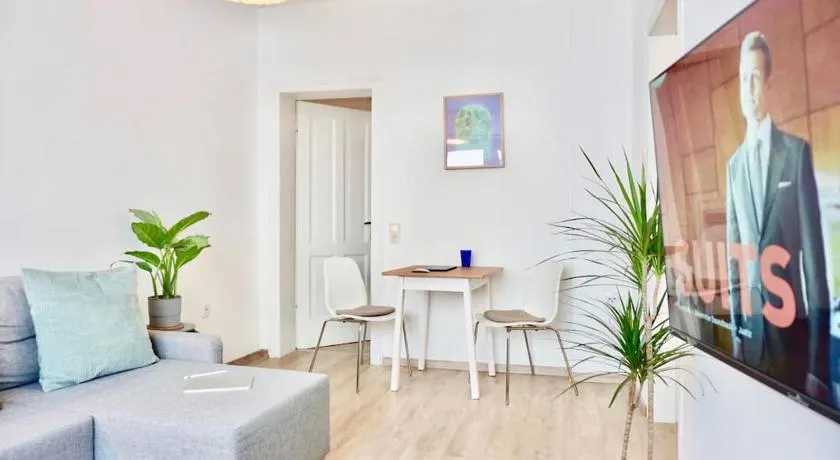 NEU I moderne zentrale Wohnung I Klimaanlage l Netflix I 4 Gäste - Image 1