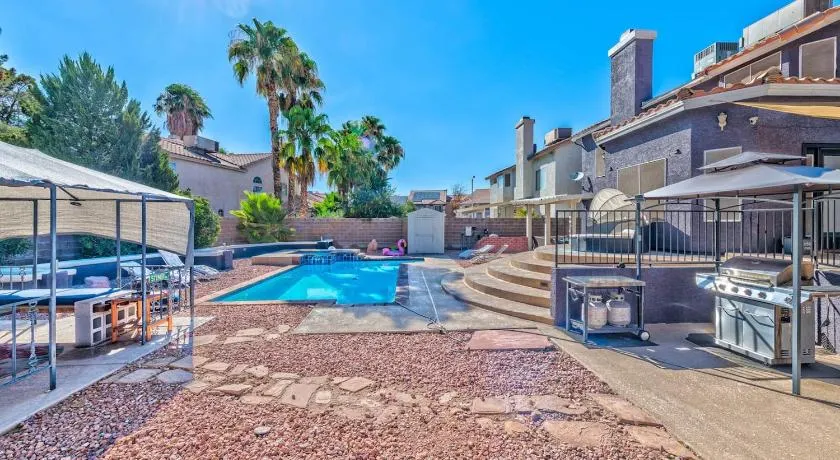 Spacious Home free early check-in if available! - Image 1