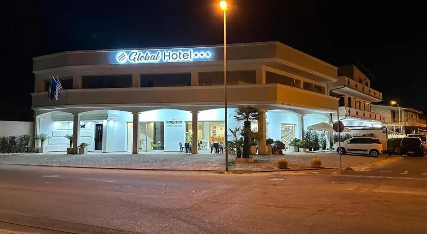 Global Hotel - Image 1