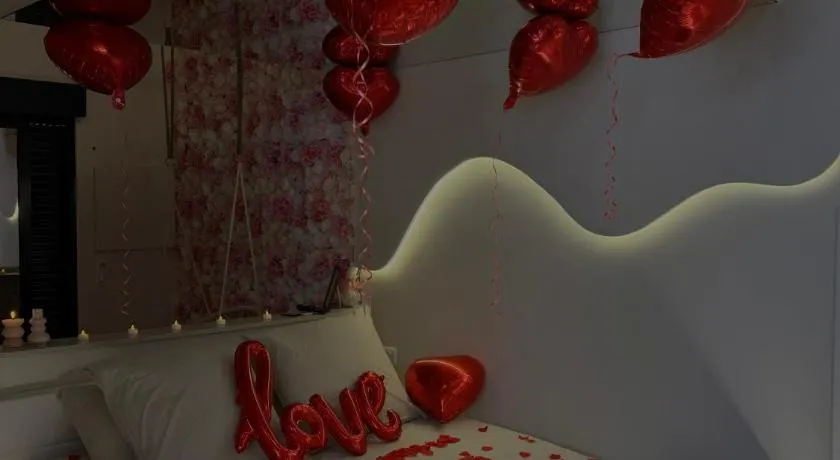 SPA PRIVATIF - LOVE ROOM LUXE - PROCHE DISNEY - Image 1