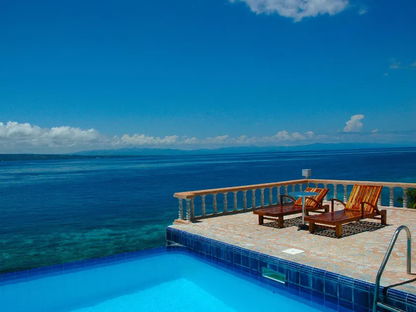 Eden Resort - Image 1
