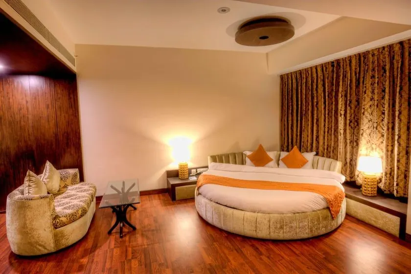 Hotel Sapphire - Image 1
